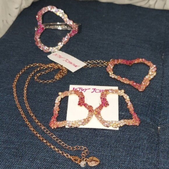Betsey Johnson RHINESTONE HEARTS 3 PIECE SET - Picture 8 of 9